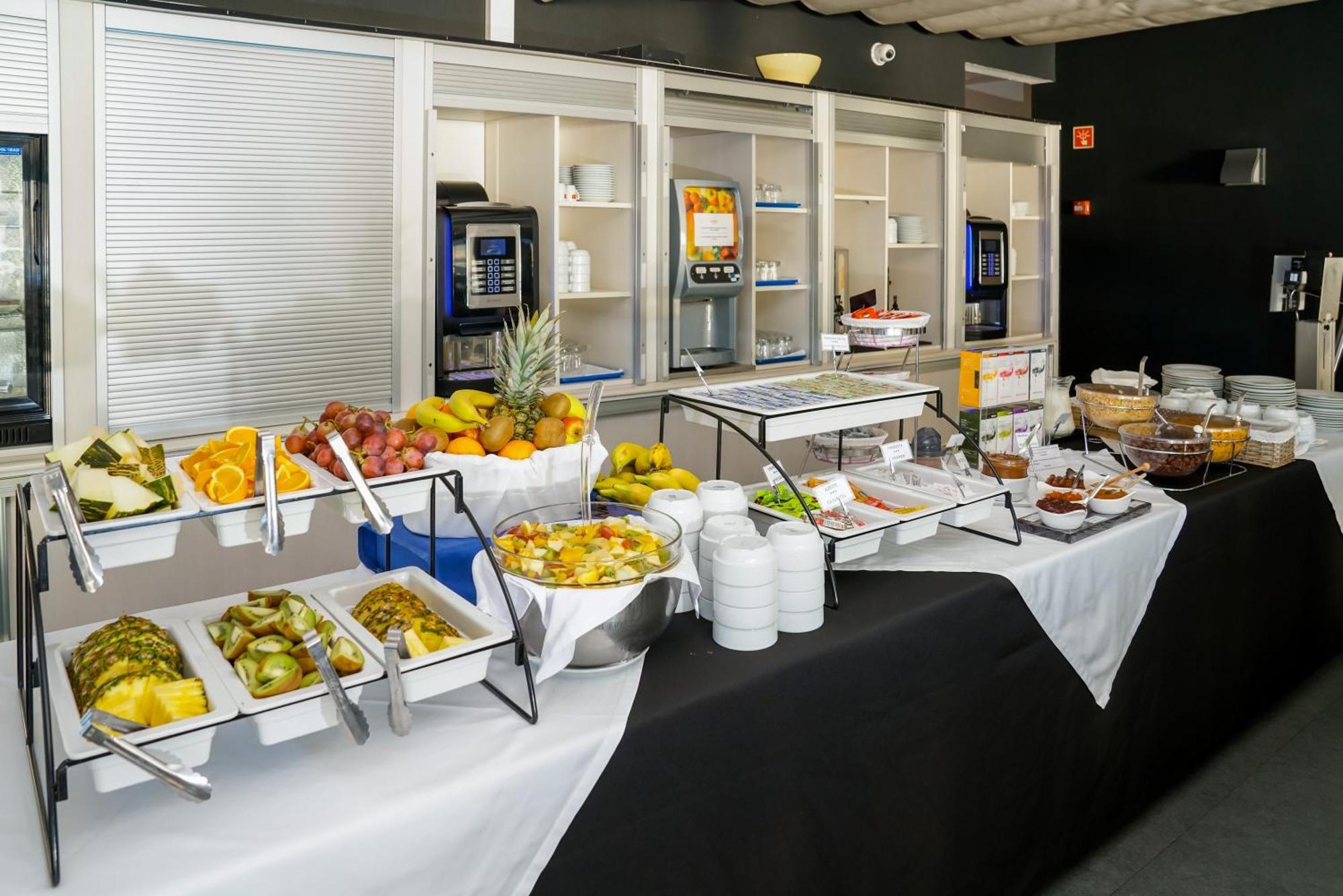 לאגוּ‏ש Carvi Beach Hotel מראה חיצוני תמונה