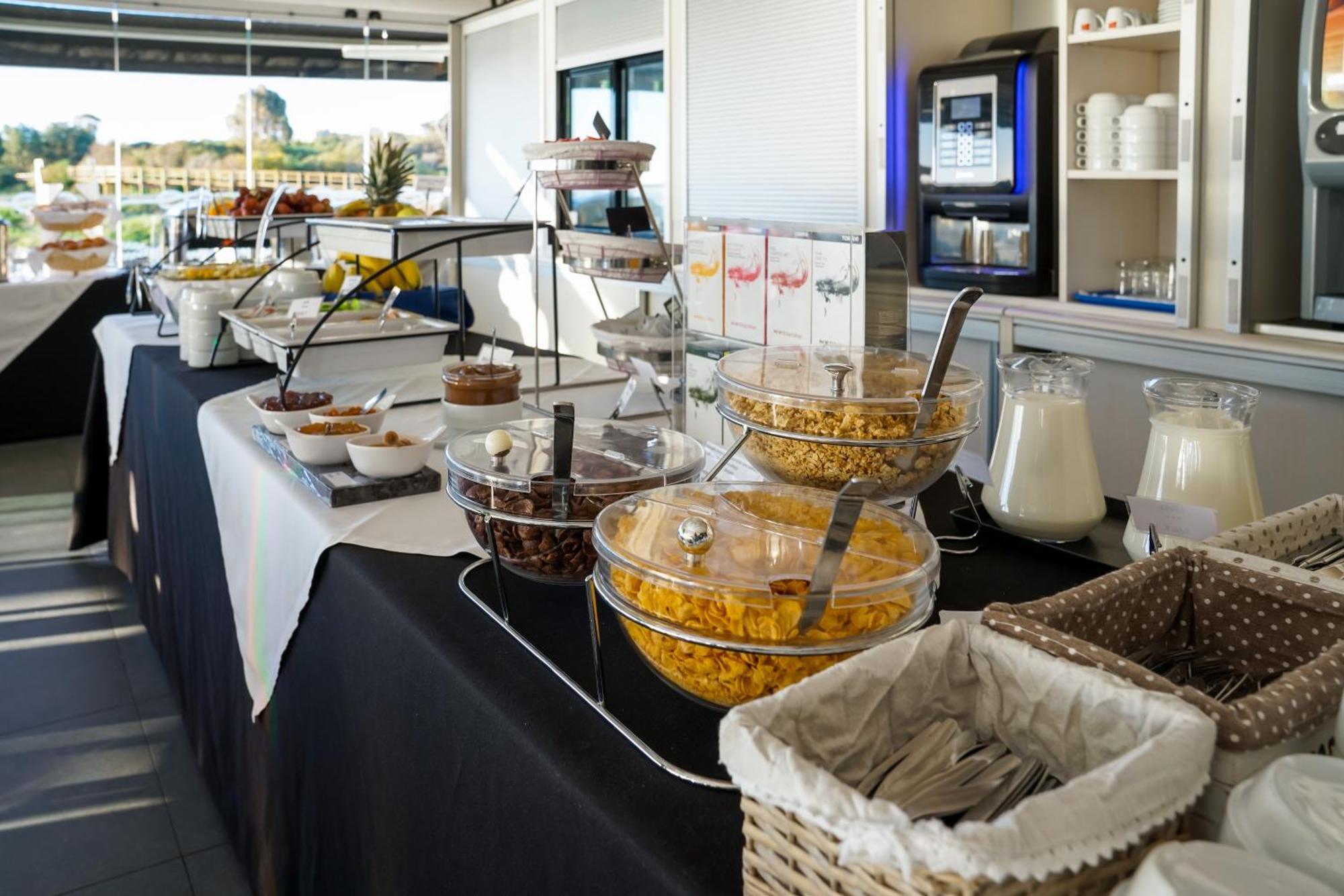 לאגוּ‏ש Carvi Beach Hotel מראה חיצוני תמונה